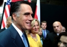 Mitt Romney elnökjelölt feleségével Varsóban Fotó: EPA, Tomasz Gzell