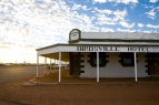 Birdsville, Queensland, Ausztrália (Brisbane-től 1600 km nyugatra) Honlap: www.theoutback.com.au Fotó: 