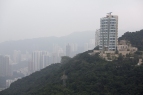 Hongkong, 2012. november 14. Ebben a Viktória hegy oldalán magasodó apartmanházban egy vásárló 58,7 millió dollárt fizetett egy 9. emeleti 620 nm-es luxusapartmanért Fotó: MTI/EPA/Jerome Favre