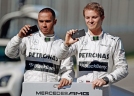 Lewis Hamilton és Nico Rosberg az új F1-Mercedes bemutatóján. A BlackBerry is versenybe szállt Fotó: Getty Images