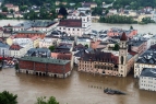 Árvízben álló házak a németországi Passau óvárosában