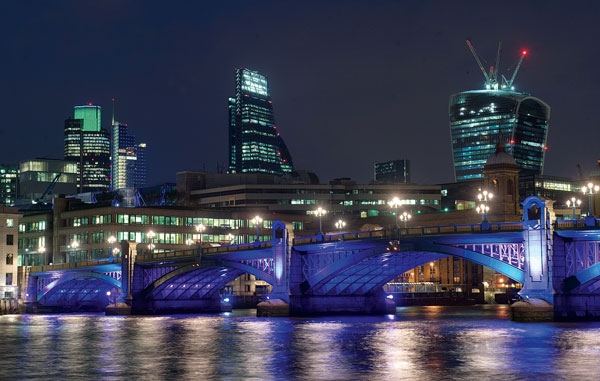 London éjszaka. A világvárosok élen járnak a közösségi fogyasztásban