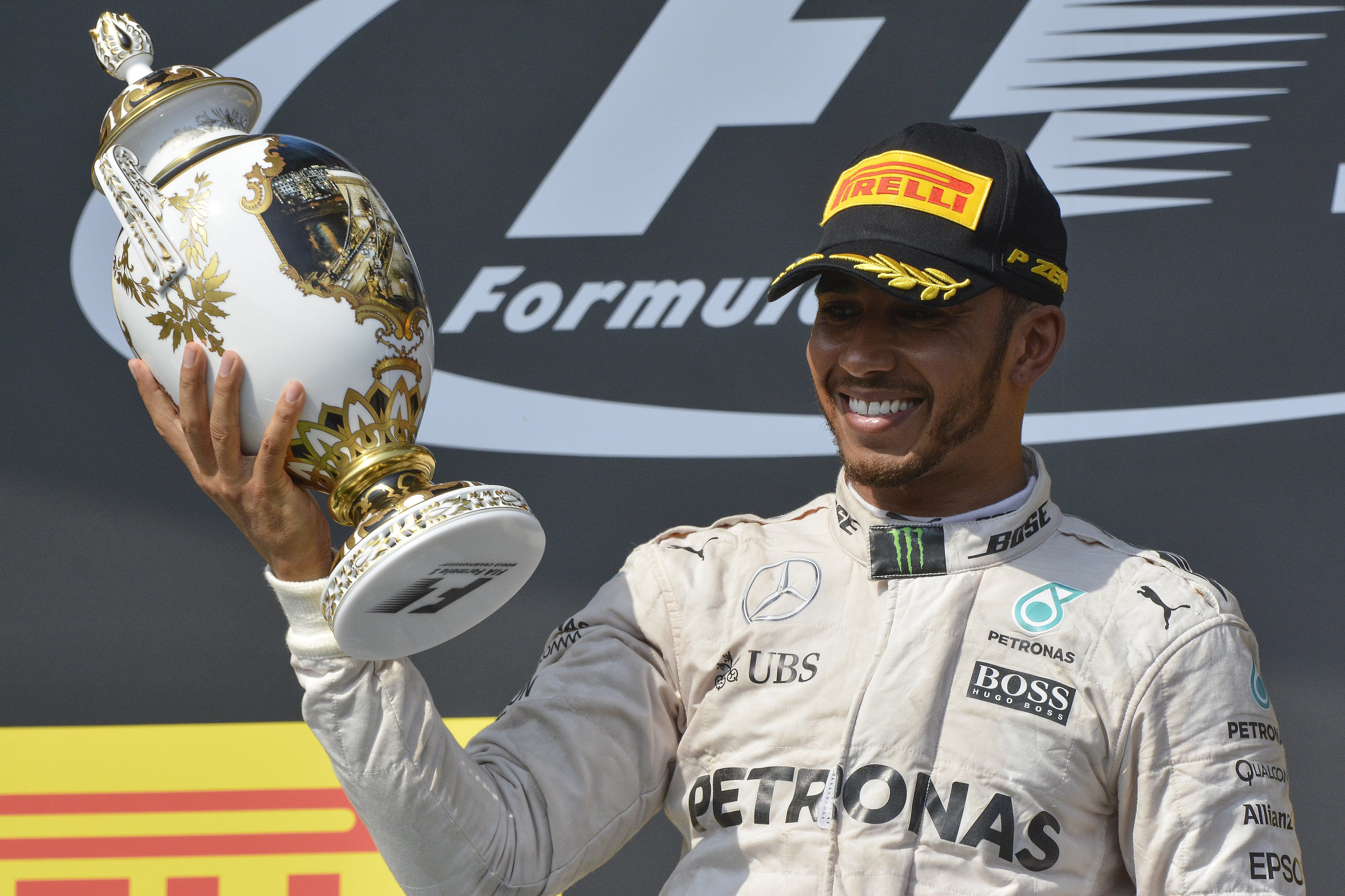 . A győztes Lewis Hamilton, a Mercedes csapat brit versenyzője